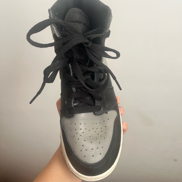 Air Jordan 1 Shadow (4.5 men’s/6 women’s) - Picture 3 of 7